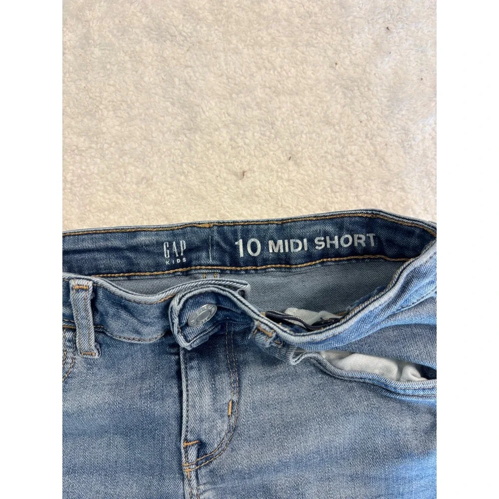 Gap Kids Girls Size 10 Midi Denim Shorts‎ Medium Wash Frayed Raw Hem Blue